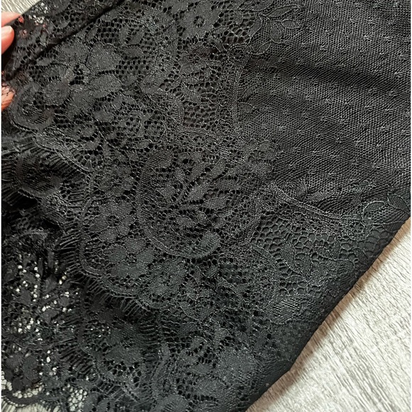 Back Lace Evening Dress - Picture 5 of 9